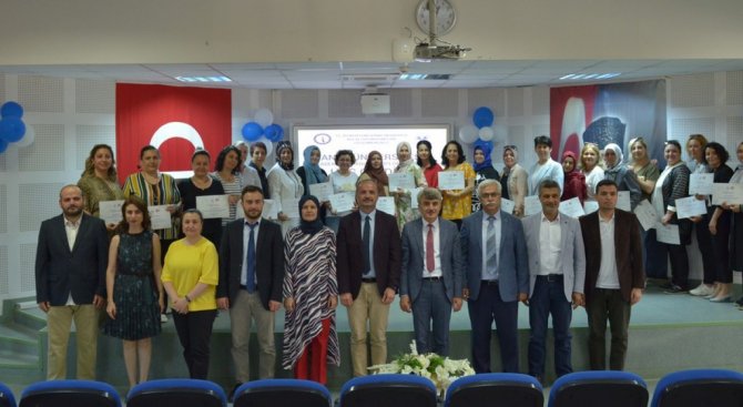 Anne Üniversitesi’nde Mezuniyet Heyecanı