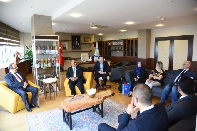 Pahang Üniversitesi, İkili İlişkileri Geliştirmek İçin Düzce’de