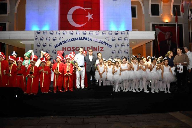 Mustafakemalpaşa’nın Küçük Kursiyerler Sertifikalarını Aldı