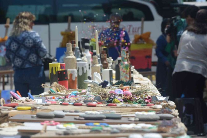 Öğrencilerden Geri Dönüşümlü Sanat Sergisi