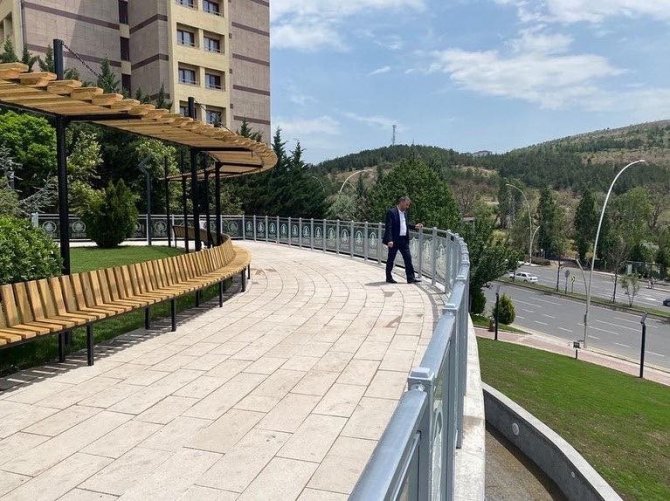 Pursaklar Belediyesinden Necip Fazıl Kısakürek Parkı’na Estetik Dokunuş
