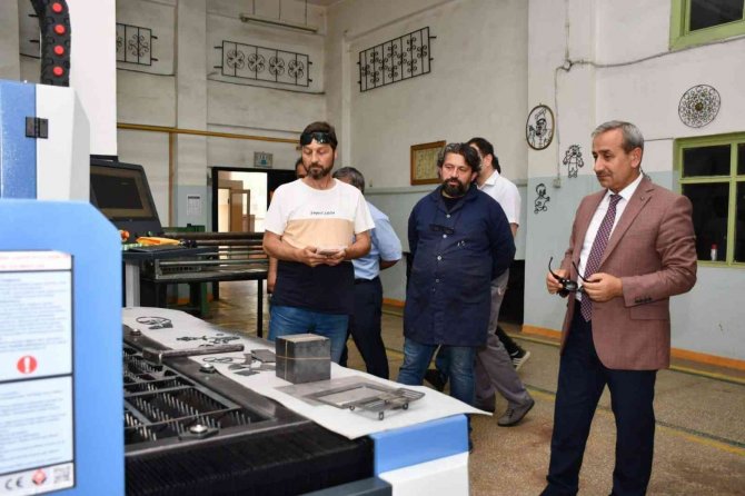 Akbaş, "Meslek Liselerimizde Büyük Bir Değişime Ve Dönüşüme Başladık"