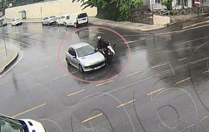Dikkatsizlikleri Canlarından Ediyordu, Kazalar Kamerada