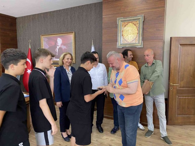 Türkiye Şampiyonlarına Menemen’de Coşkulu Karşılama