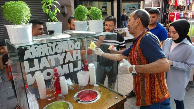 Hataylılar Haytalı Dondurma İle Serinliyor