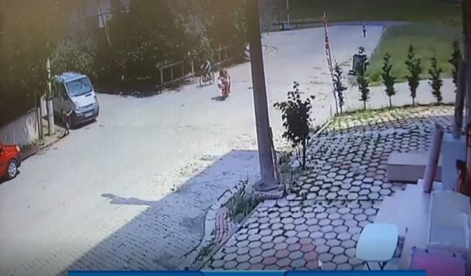 Kendisini Kovalayan Sürücüden Kaçan Çocuk Başka Bir Aracın Altında Kaldı