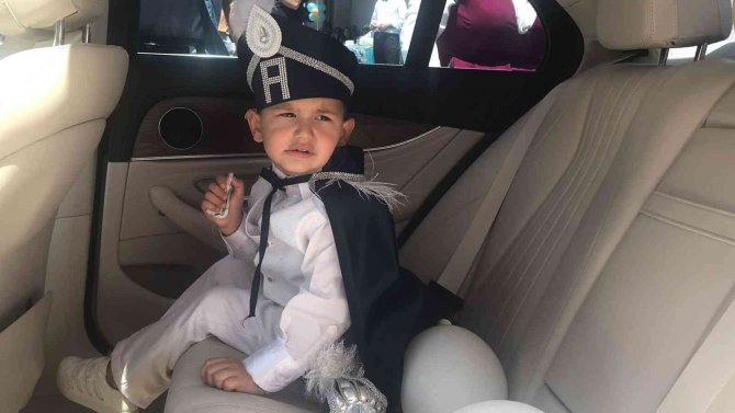 Vali Sonel, Makam Aracını Sünnet Çocuğu ‘Ayaz Efe’ye Tahsis Etti