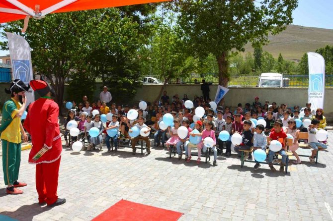 Tuşba Belediyesi’nden Öğrencilere Yönelik Tiyatro Etkinliği