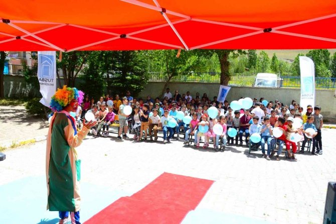 Tuşba Belediyesi’nden Öğrencilere Yönelik Tiyatro Etkinliği
