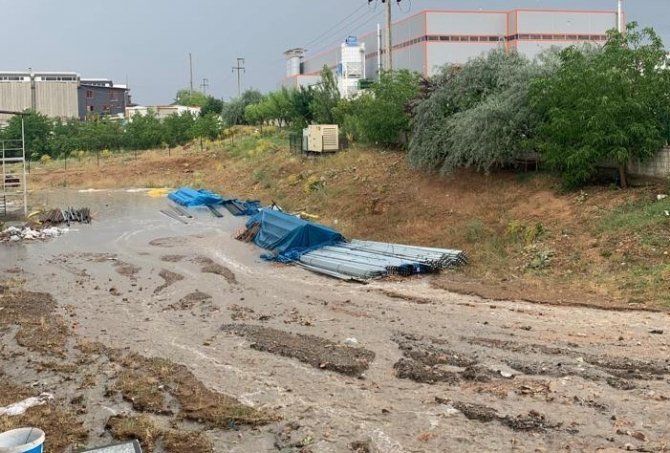 Malatya’da Sağanak Nedeniyle Fabrikaları Su Bastı Üretime Ara Verildi