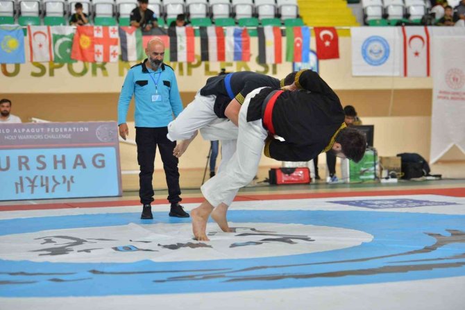 Alpagut Dünya Kupası’nda Yıldırım Rüzgarı