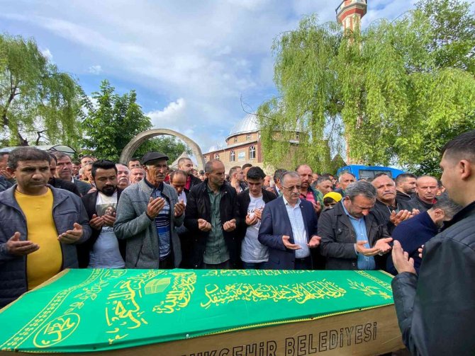 Yozgat’taki Kazada Ölen 3 Kişi Ordu’da Toprağa Verildi