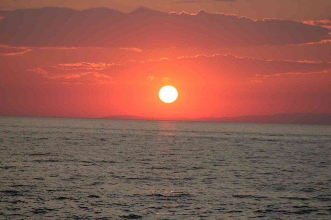 Kuşadası’nda Gün Batımı Mest Ediyor