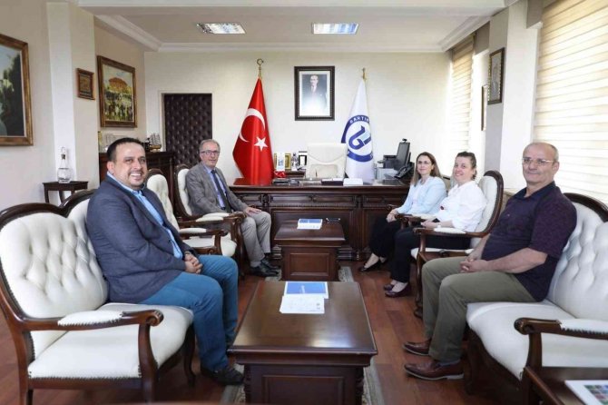 Vali Arslan, Rektör Uzun’u Ziyaret Etti