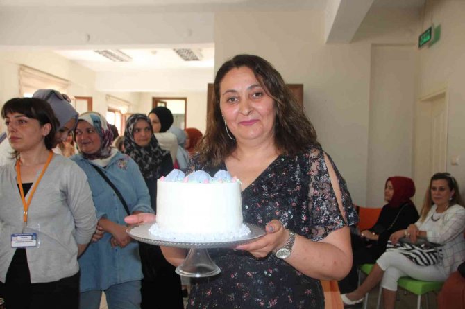 Pasta Yarışmasında 11 Kadın Kıyasıya Yarıştı