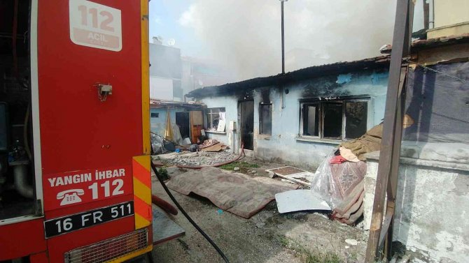 Bursa’da Madde Bağımlısı Genç Evi Ateşe Verdi