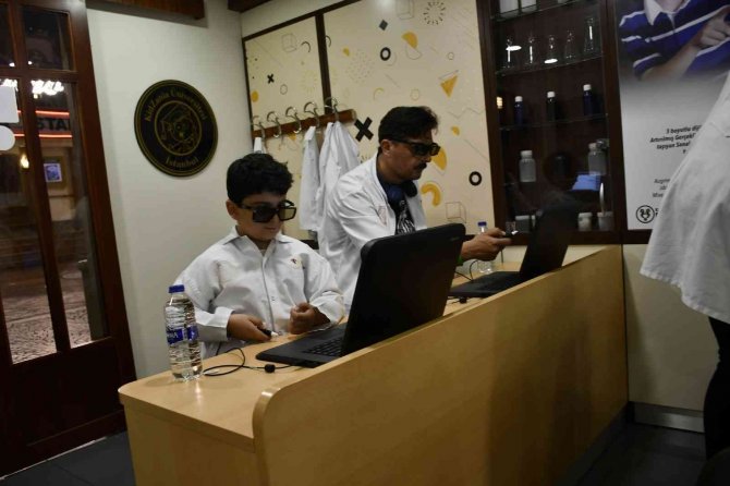 Kidzania İ̇stanbul, Karnelerle Birlikte Yazın Gelişini Ve Babalar Günü’nü Kutluyor