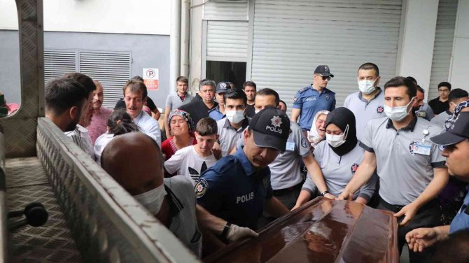 Kuyuda Cansız Bedeni Bulunan Genç Son Giydiği Kıyafetiyle Uğurlandı