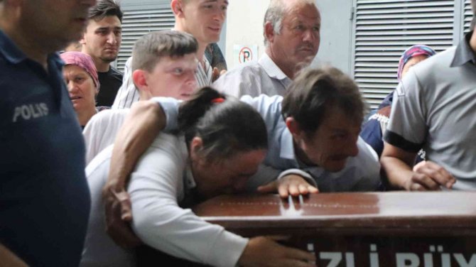 Kuyuda Cansız Bedeni Bulunan Genç Son Giydiği Kıyafetiyle Uğurlandı