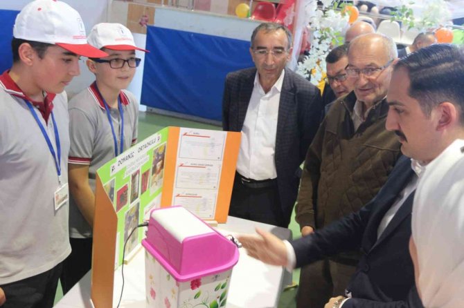 - Domaniç Ortaokulu’nda Bilim Fuarı