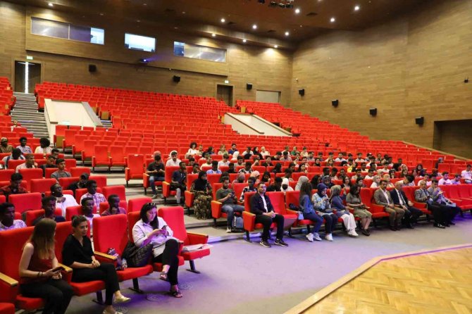 Ebyü’de “Uluslararası Öğrencilerle Buluşma” Toplantısı Gerçekleştirildi