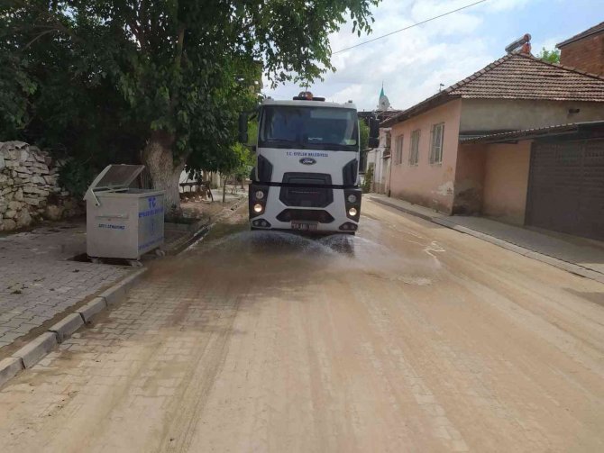 Efeler’de Selin İzleri Siliniyor
