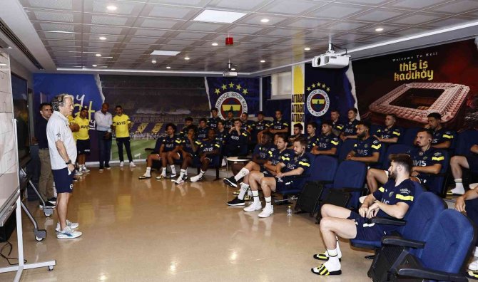Jorge Jesus, Takımla Tanışma Toplantısı Gerçekleştirdi