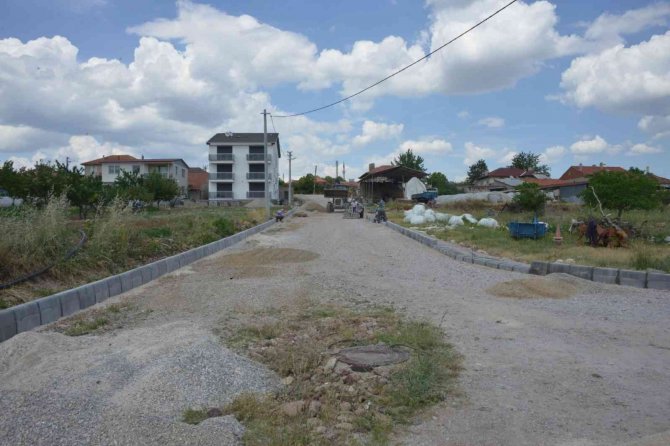 Gediz’de Yol Çalışmaları