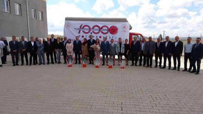 Yozgat’ta 150 Basketbol Potası Dağıtıldı