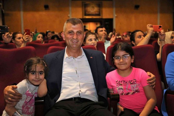 Çocuk Korusu Büyük Alkış Aldı