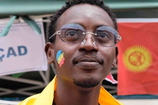 İ̇lk Önce Geleneksel Danslarını Yaptılar Sonra Doyasıya Horon Oynadılar