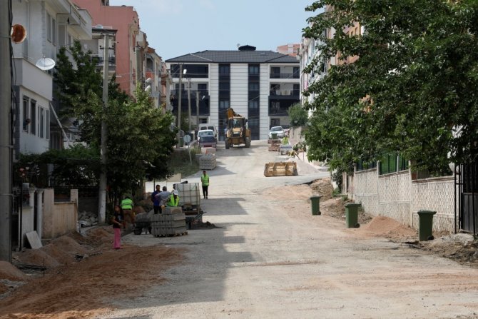 İ̇negöl’de 21 Sokakta Kaldırımlar Yenilendi