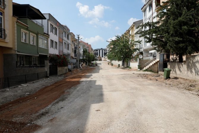 İ̇negöl’de 21 Sokakta Kaldırımlar Yenilendi