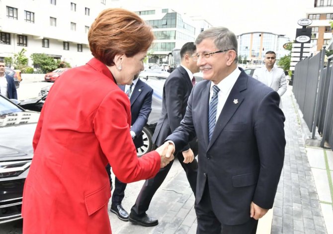 İ̇yi̇ Parti Genel Başkanı Akşener’den Davutoğlu’na Ziyaret