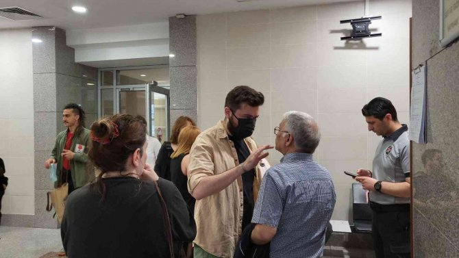 Türk Bayrağındaki Hilale Asılmış İnsan Silueti Çizen Sanığa Hapis Cezası