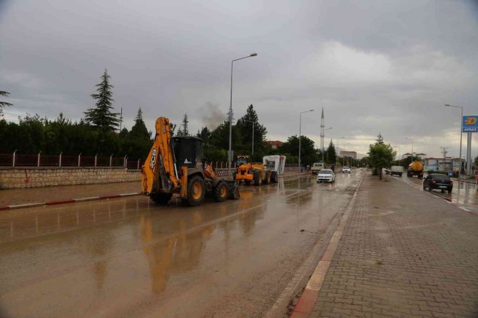 Karaman Belediyesi Sele Zamanında Müdahale Ederken İzlerini De Kısa Sürede Sildi