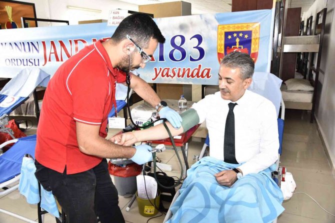 Vali Akkoyun, Kan Bağışında Bulundu