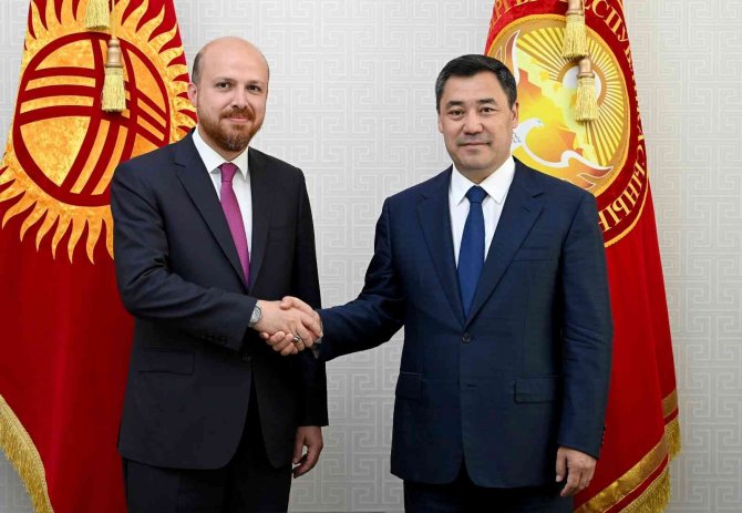 Kırgızistan Cumhurbaşkanı Caparov, Bilal Erdoğan’ı Kabul Etti