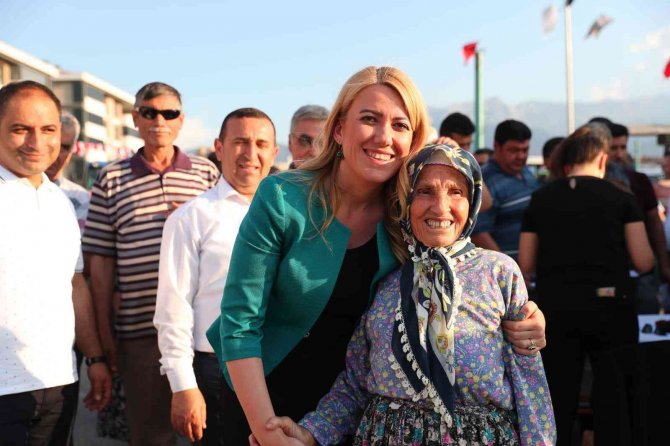 Merkezefendi Belediyesinden Süt Üreticilerine Yem Desteği