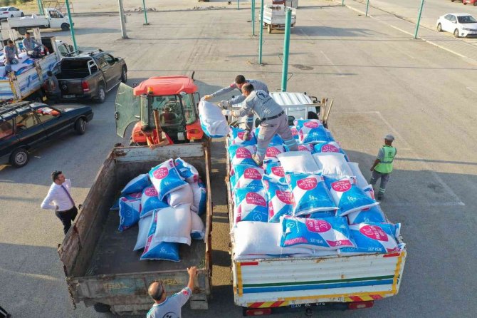 Merkezefendi Belediyesinden Süt Üreticilerine Yem Desteği