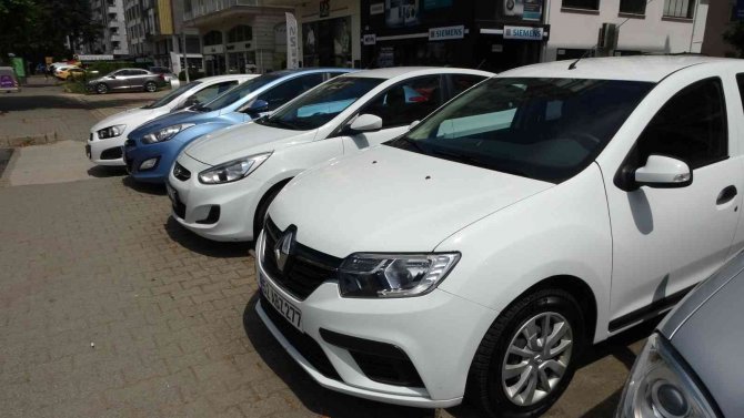 İ̇kinci El Araç Satın Alacakları Sevindiren Haber: “Kurban Bayramı Öncesi Fiyat Artışı Beklenmiyor”