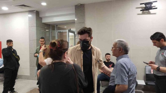 Türk Bayrağındaki Hilale Asılmış İnsan Silueti Çizen Sanığa Hapis Cezası