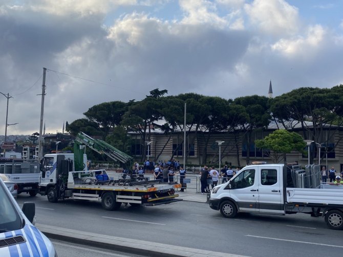 İ̇bb, Üsküdar’da Otopark Alanını Farklı Proje İçin Boşalttı, Gerginlik Yaşandı