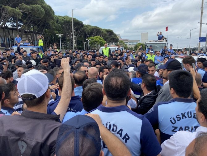 İ̇bb, Üsküdar’da Otopark Alanını Farklı Proje İçin Boşalttı, Gerginlik Yaşandı