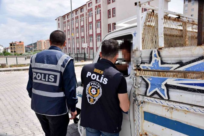 Polis; Okul Çevrelerinde Kuş Uçurtmadı