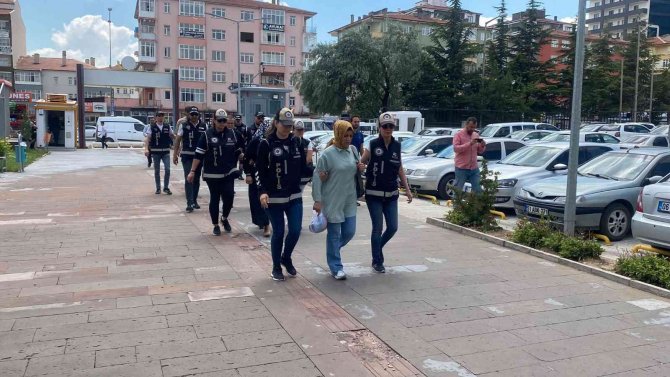 Bylock Kullandığı Tespit Edilen 4 Kişi Adliyeye Sevk Edildi