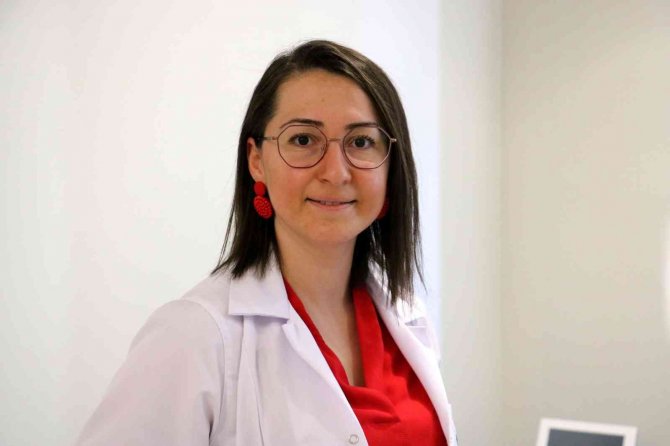 Aynı Kişideki Farklı Göz Renkleri Hastalık Değil