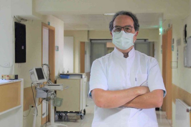 Prof. Dr. Alper Şener: “Pandemi Bitti Demek İçin Henüz Erken”