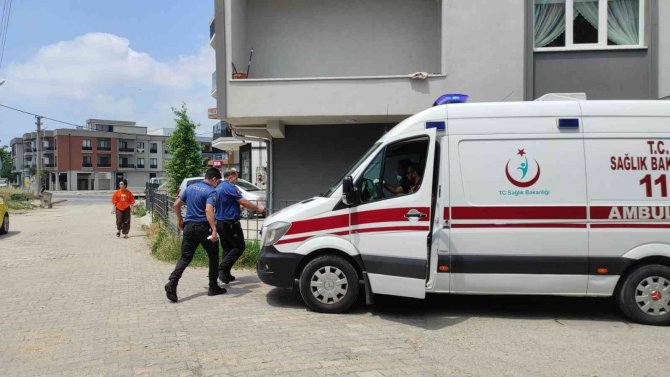 Madde Bağımlısı Olduğu İddia Edilen Şahıs Polisin Parmağını Isırdı