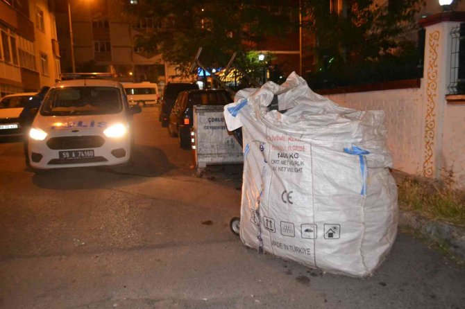Yolda Karşılaştığı Kişiye Bıçak Çekip Para İstedi, Polise Yakalandı